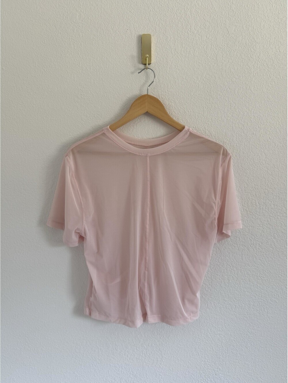 Lululemon Womens Sz 8 Strawberry Milkshake Lightweight Mesh Reversible Yoga Tee